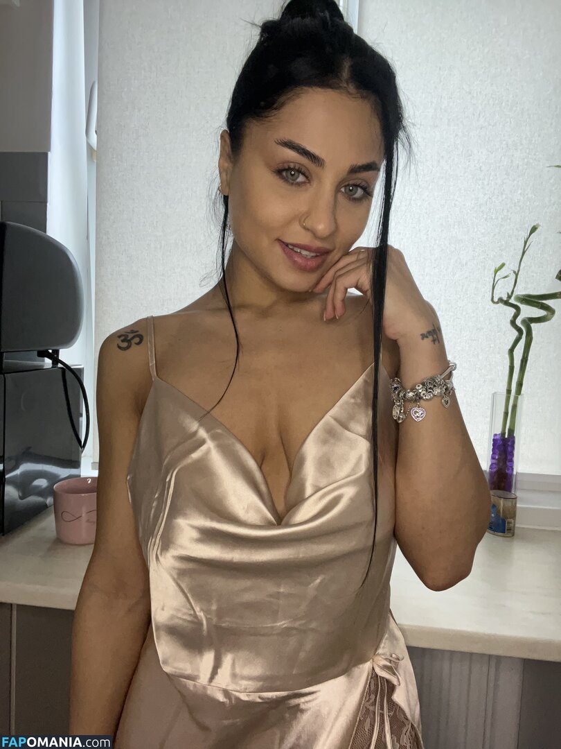 Lexabea_1 / crewkaarina / thekaarina Nago OnlyFans  Przeciekłe zdjęcie #8