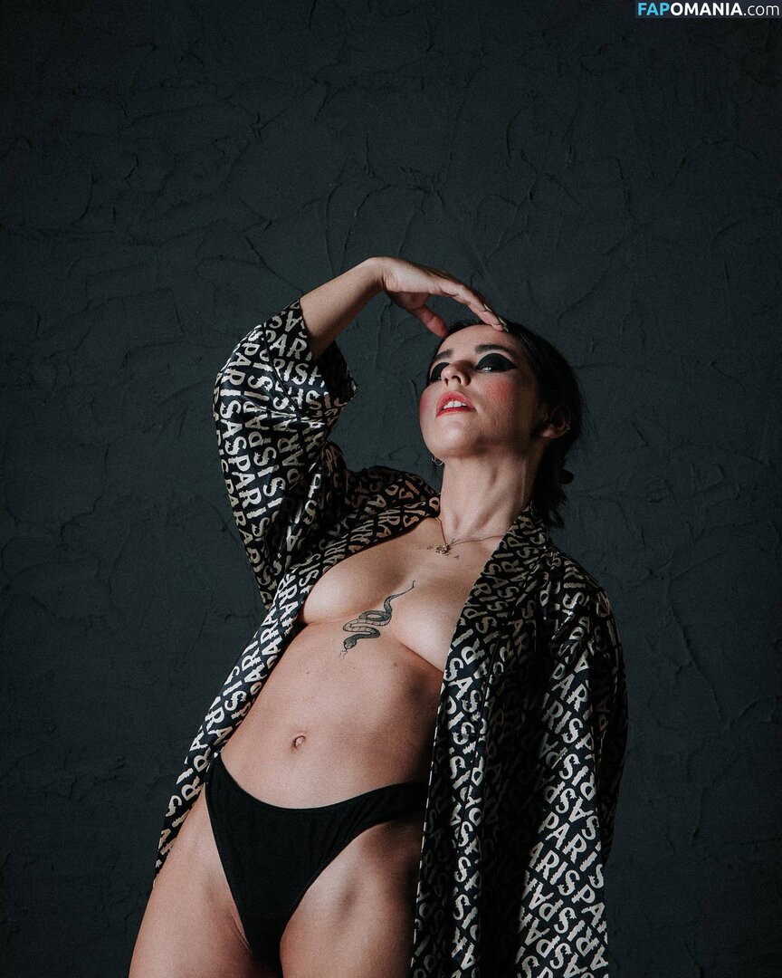 crismaia97 / maiaserena / user Nago OnlyFans  Przeciekłe zdjęcie #13