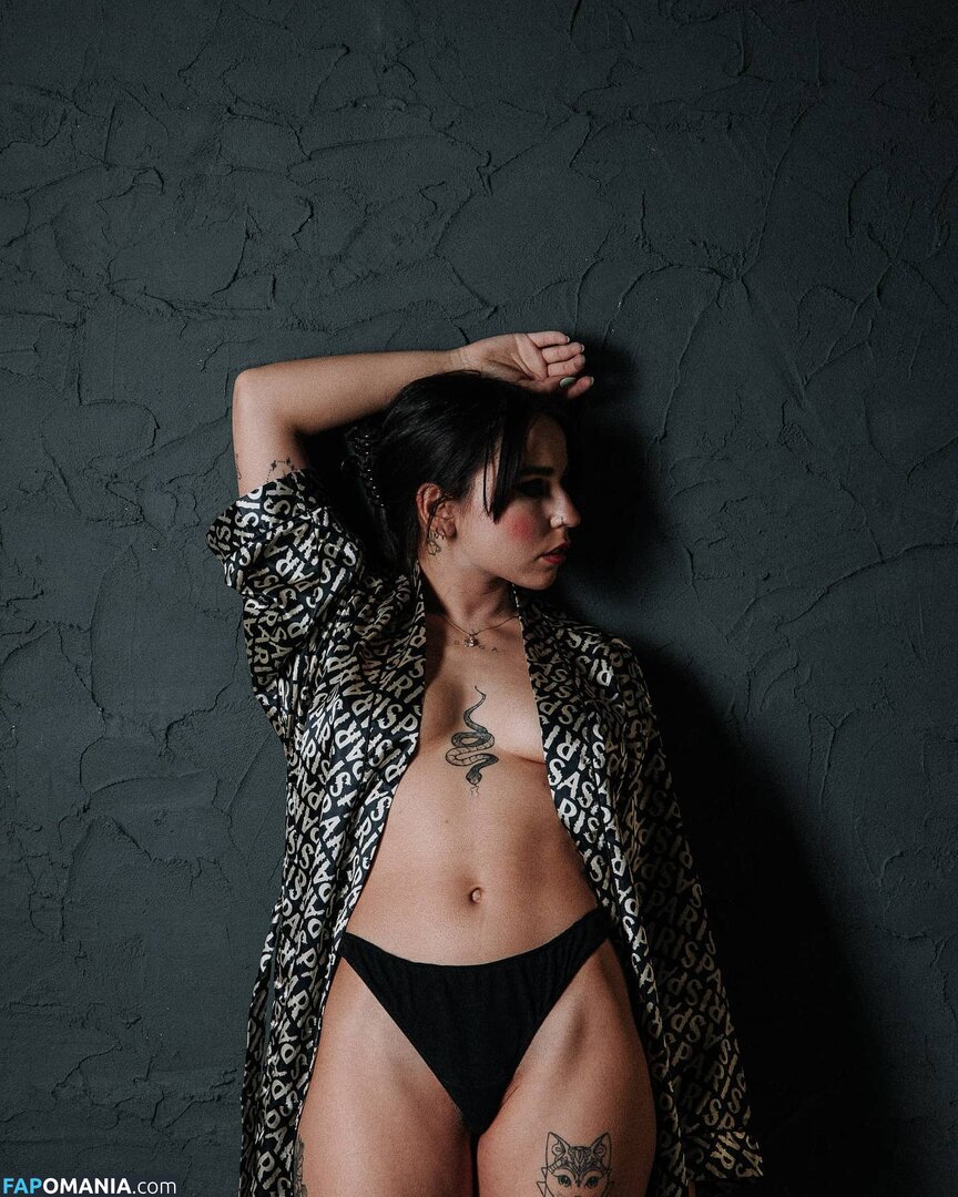 crismaia97 / maiaserena / user Nago OnlyFans  Przeciekłe zdjęcie #14