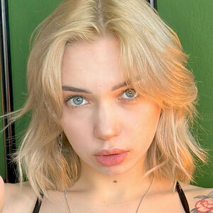 cute_blonde_princess