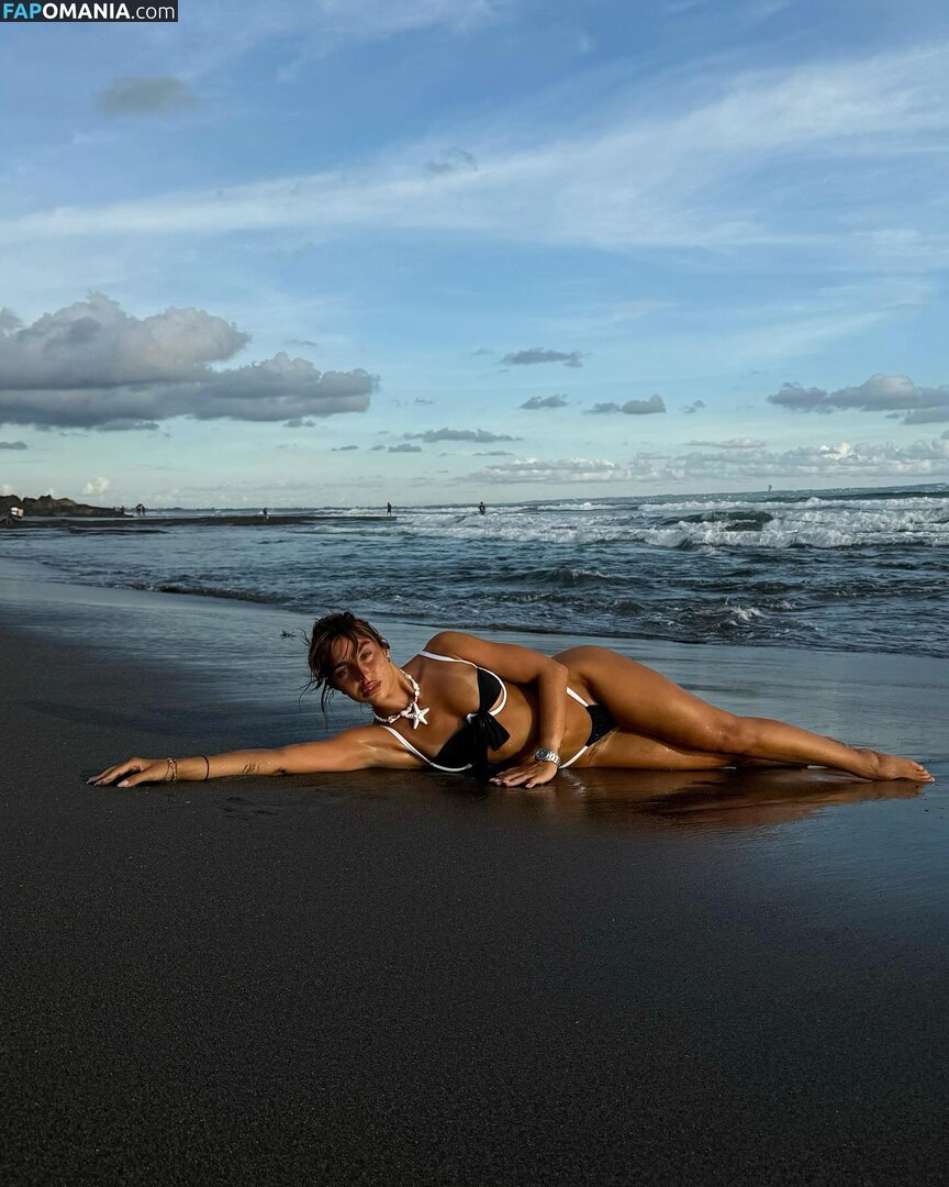 Cynthia Makhoul / cynthiaatvnco / https: / iam_thiaaa Nago OnlyFans  Przeciekłe zdjęcie #4