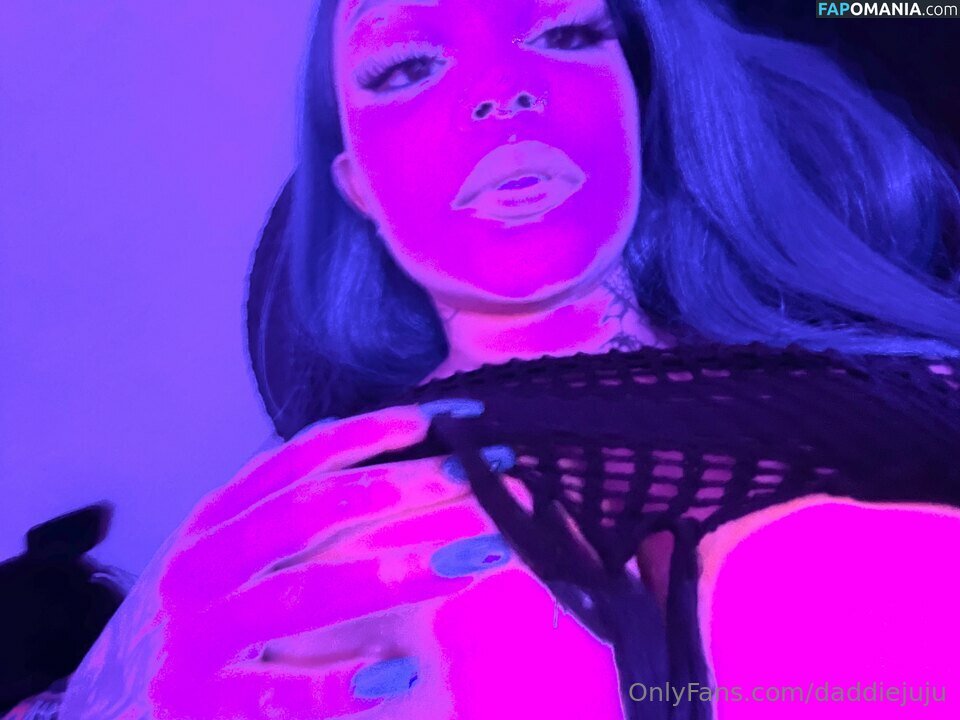 Daddiejuju / Earth2julisa Nago OnlyFans  Przeciekłe zdjęcie #2