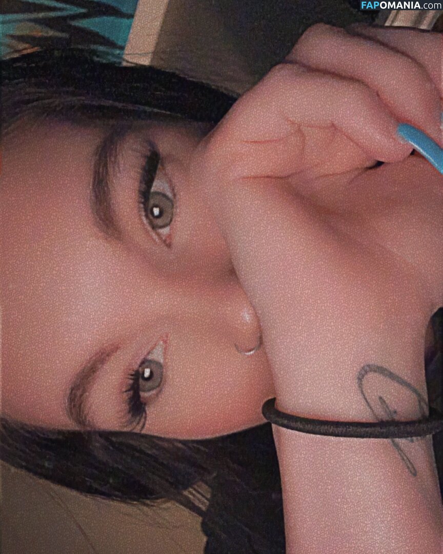 daddysgirl122 / daddysgirl_1221 Nago OnlyFans  Przeciekłe zdjęcie #1