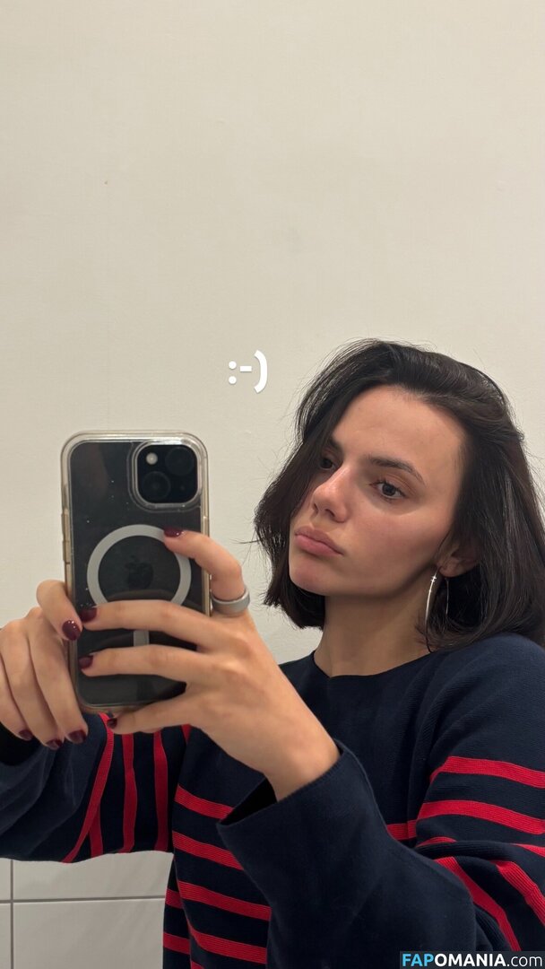 Dafne Keen / dafnefeetworld / dafnekeen Nago OnlyFans  Przeciekłe zdjęcie #1