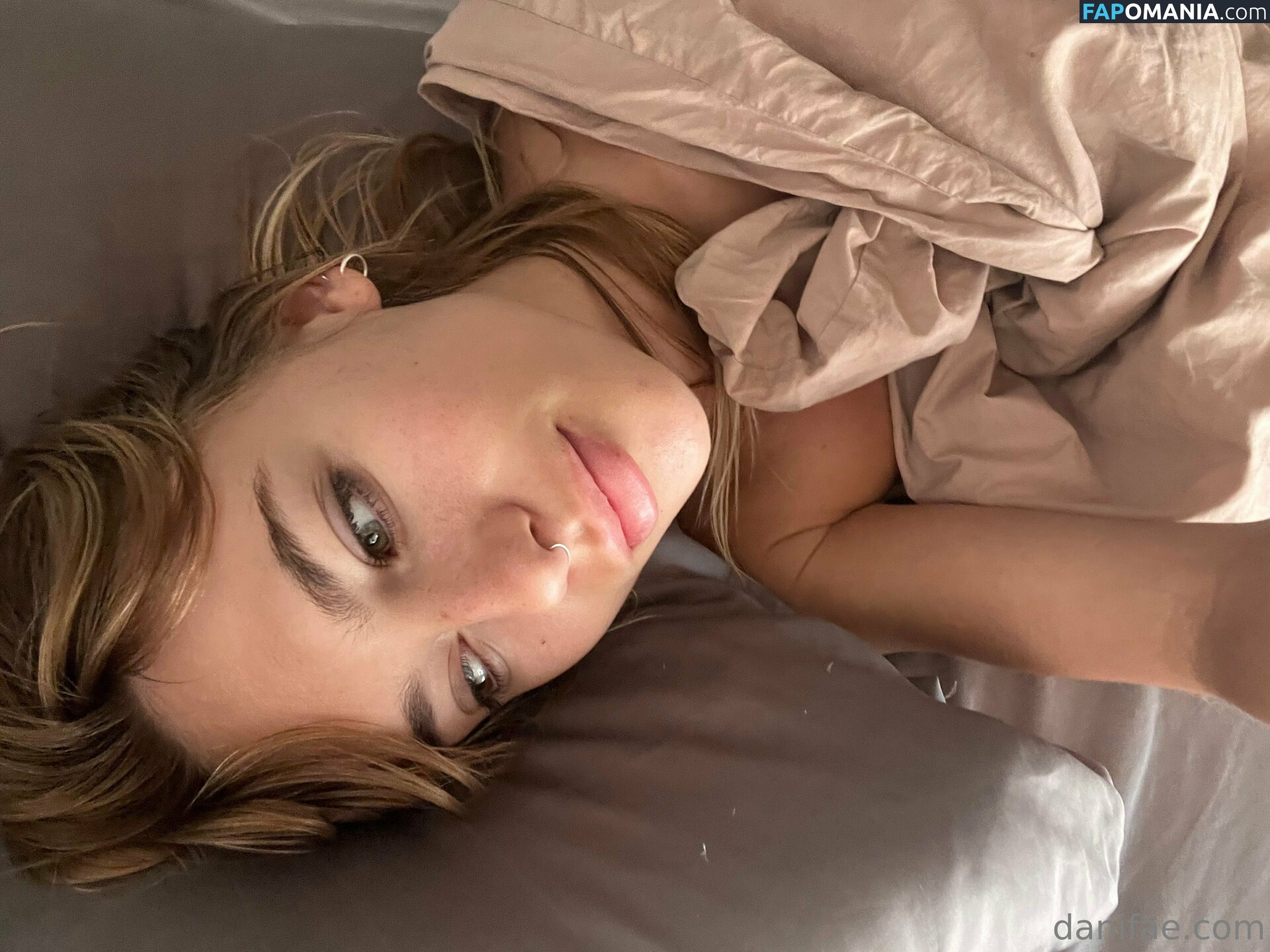 Dani Fae / DaniFae / GlitteringBat6 / TheDanii / daniandsebastian / itsdanifae Nago OnlyFans  Przeciekłe zdjęcie #42