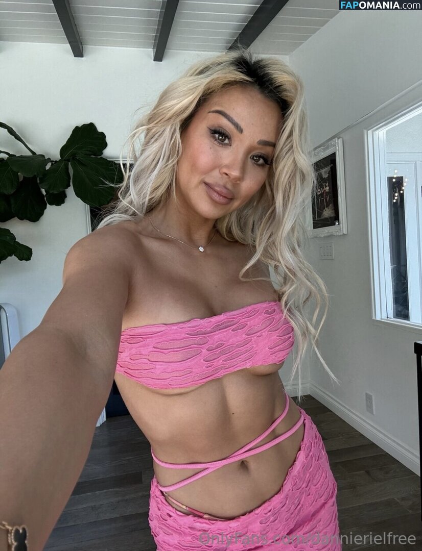 Dannie Riel Nago OnlyFans  Przeciekłe zdjęcie #1