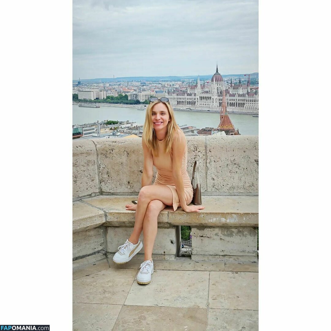 Dobos Evelin / evelindobos Nago OnlyFans  Przeciekłe zdjęcie #9