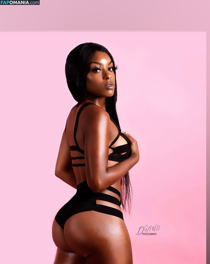 donna / donnaque3n / donnaqueen Nago OnlyFans  Przeciekłe zdjęcie #1