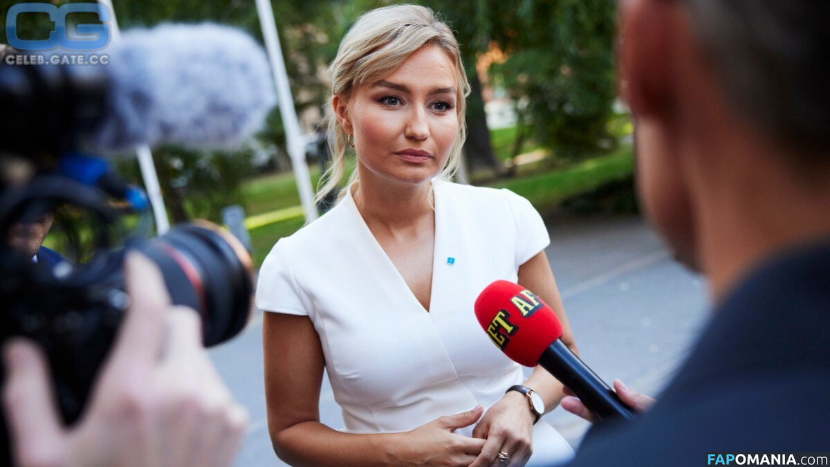 Ebba Busch Nago OnlyFans  Przeciekłe zdjęcie #2