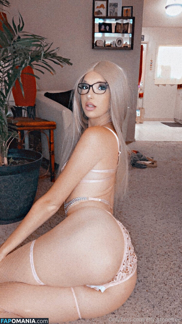 effy_stonefree / halfelfhalfdevil Nago OnlyFans  Przeciekłe zdjęcie #9