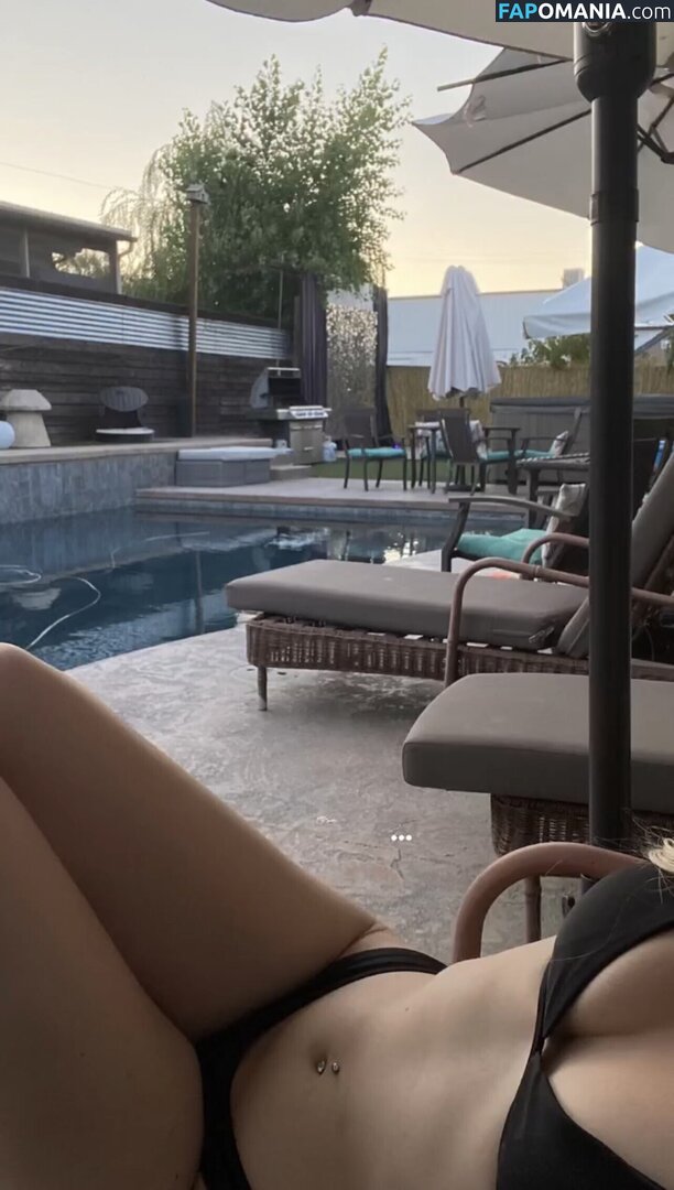 Elissa Beck / elissaaa.beck / elissabeck / pr1ncessviolet Nago OnlyFans  Przeciekłe zdjęcie #4