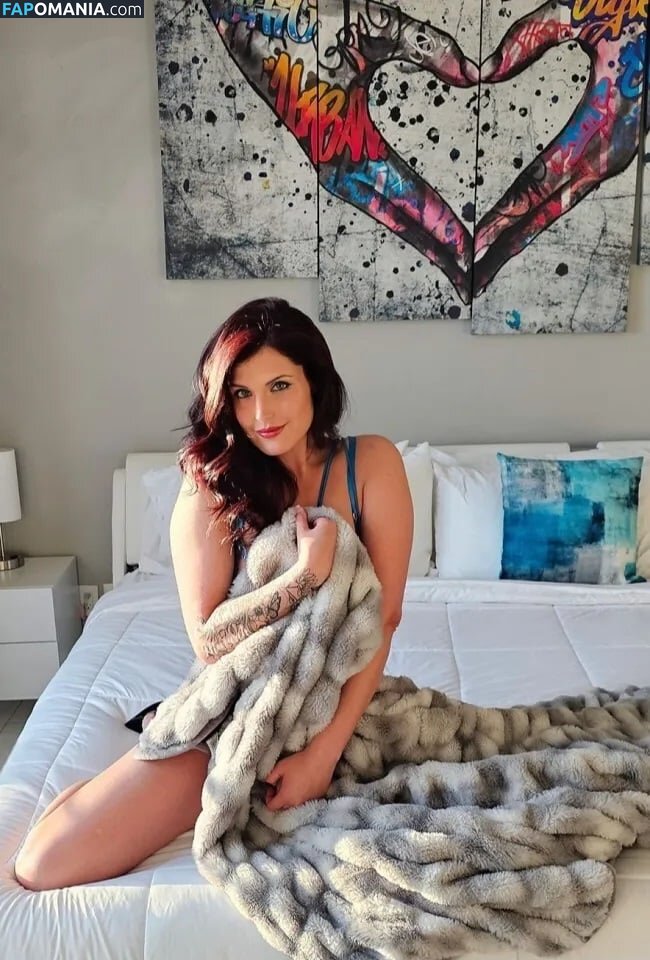 elizabeth_monarch Nago OnlyFans  Przeciekłe zdjęcie #5
