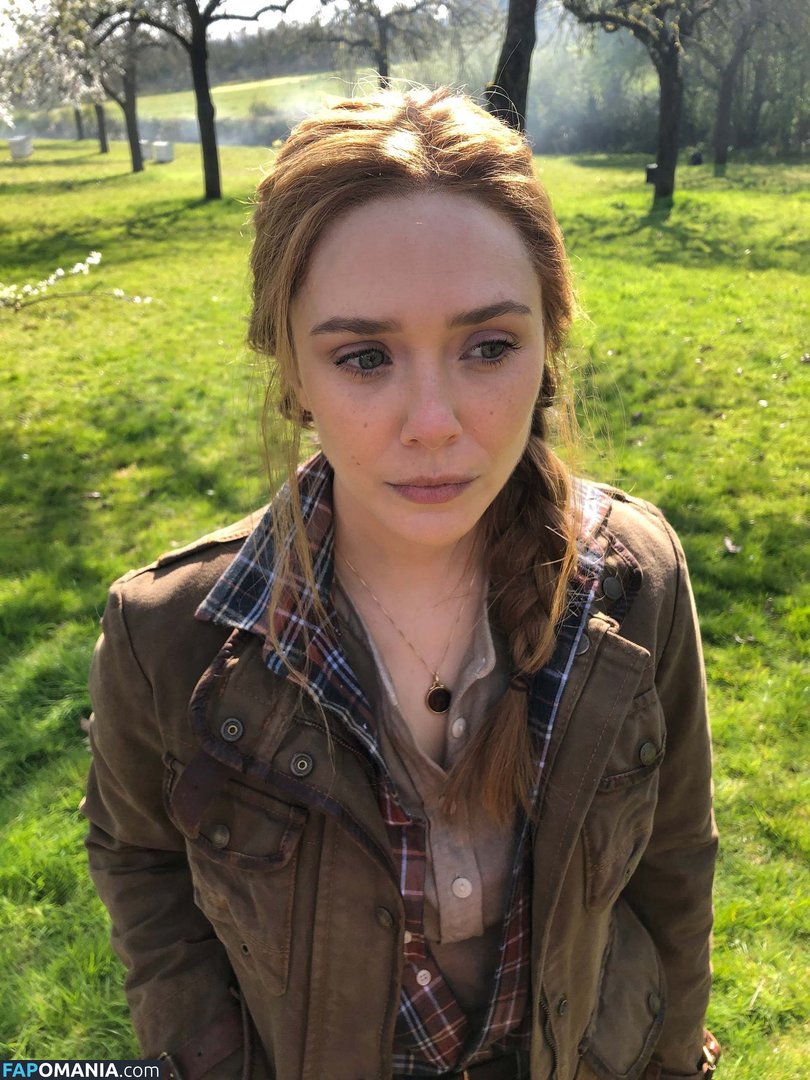 Elizabeth Olsen Nago Przeciekłe zdjęcie #46