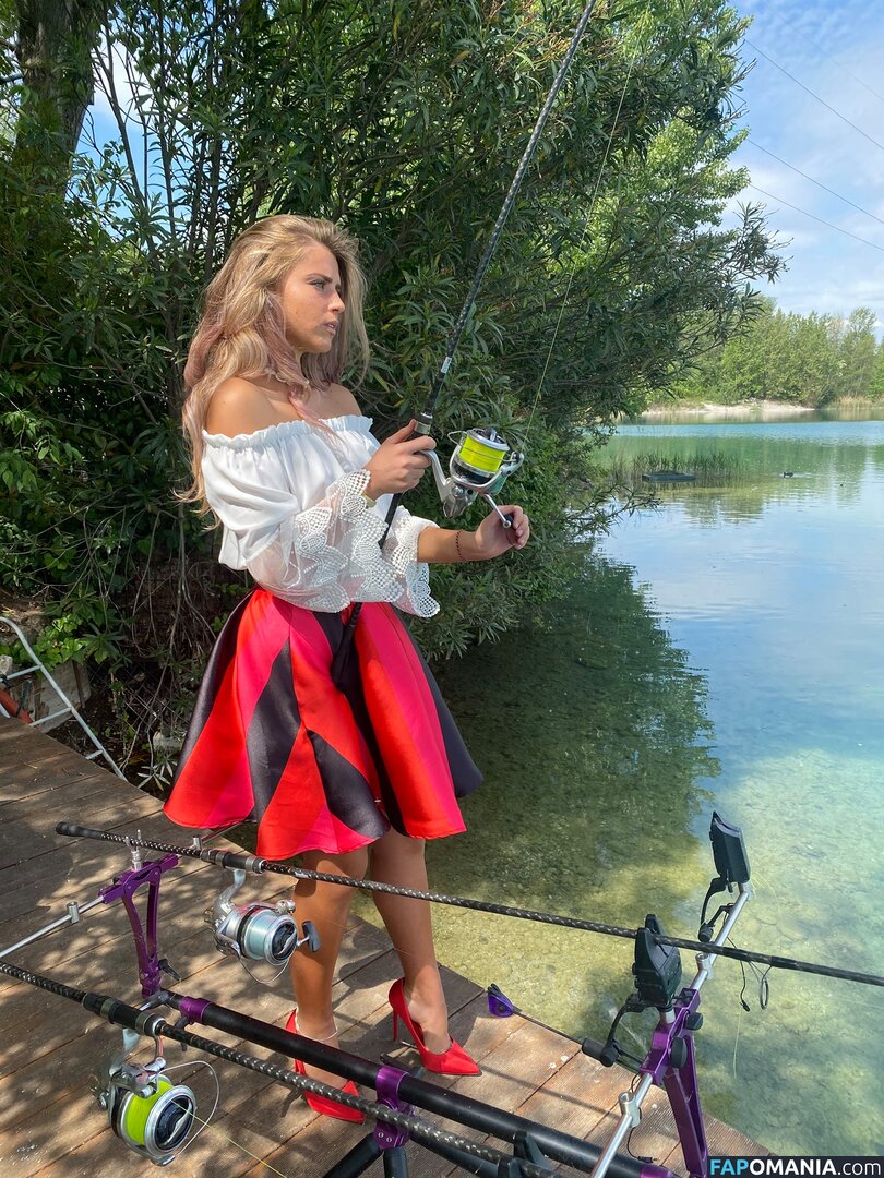 Elizabeth Shostak Nago OnlyFans  Przeciekłe zdjęcie #3