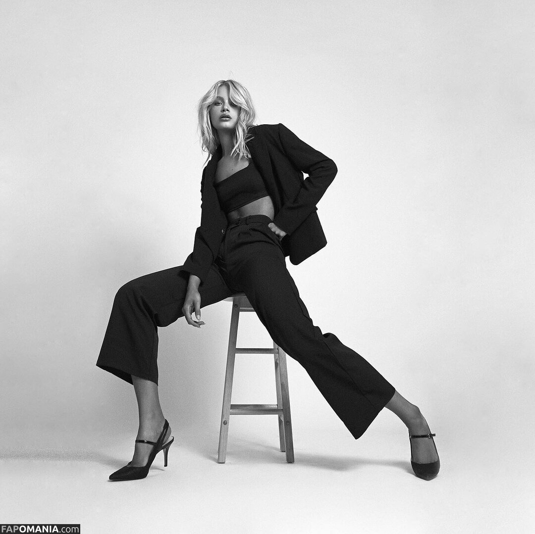 Ella Binney / miss.ella.binney Nago OnlyFans  Przeciekłe zdjęcie #4