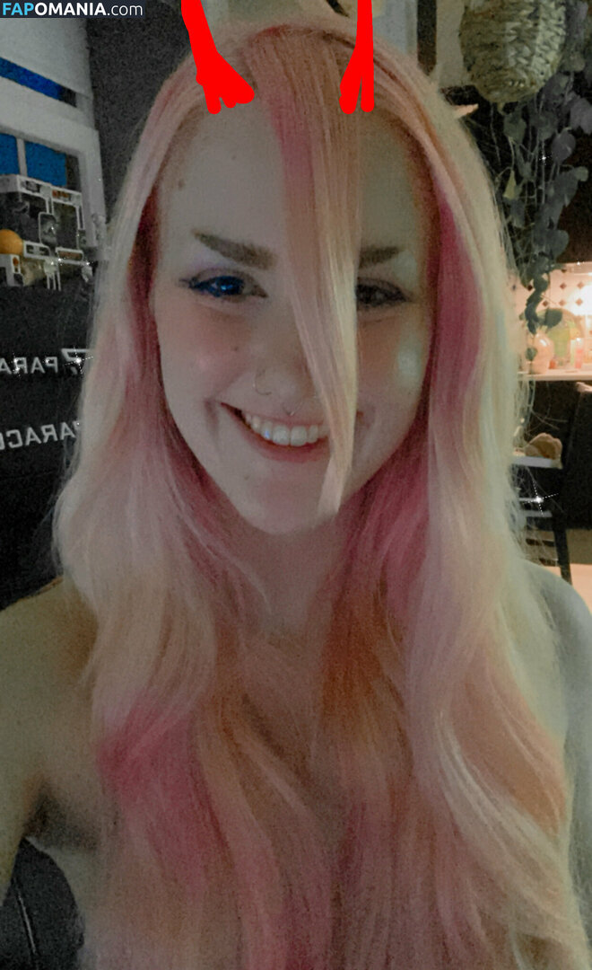 Ellah Marlyn Nago OnlyFans  Przeciekłe zdjęcie #2
