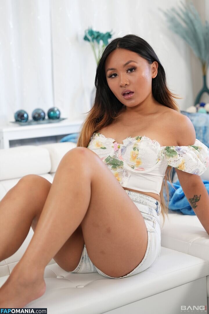 Elle Voneva / Phoebe Kalib / PhoebeKalib Nago OnlyFans  Przeciekłe zdjęcie #5