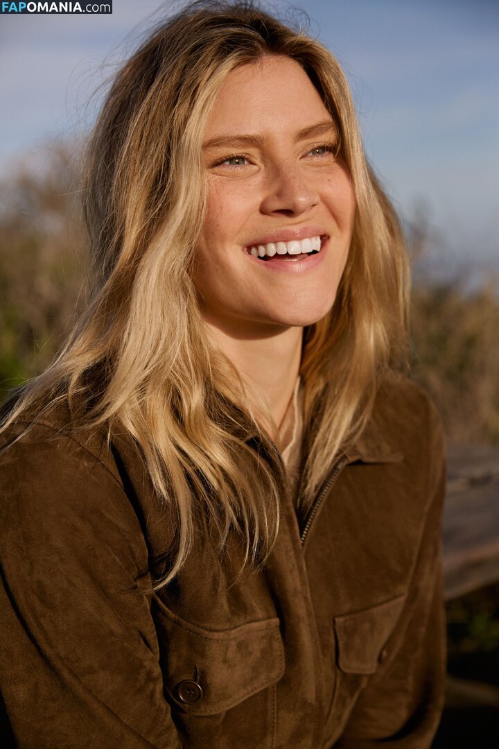 Elle Wagner / elle_wagner_ / ellewagner / https: Nago OnlyFans  Przeciekłe zdjęcie #5