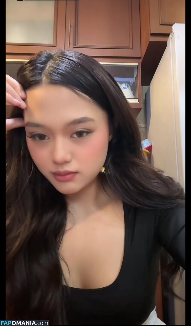 Ellesyanamira / PrincessEllesya Nago OnlyFans  Przeciekłe zdjęcie #1