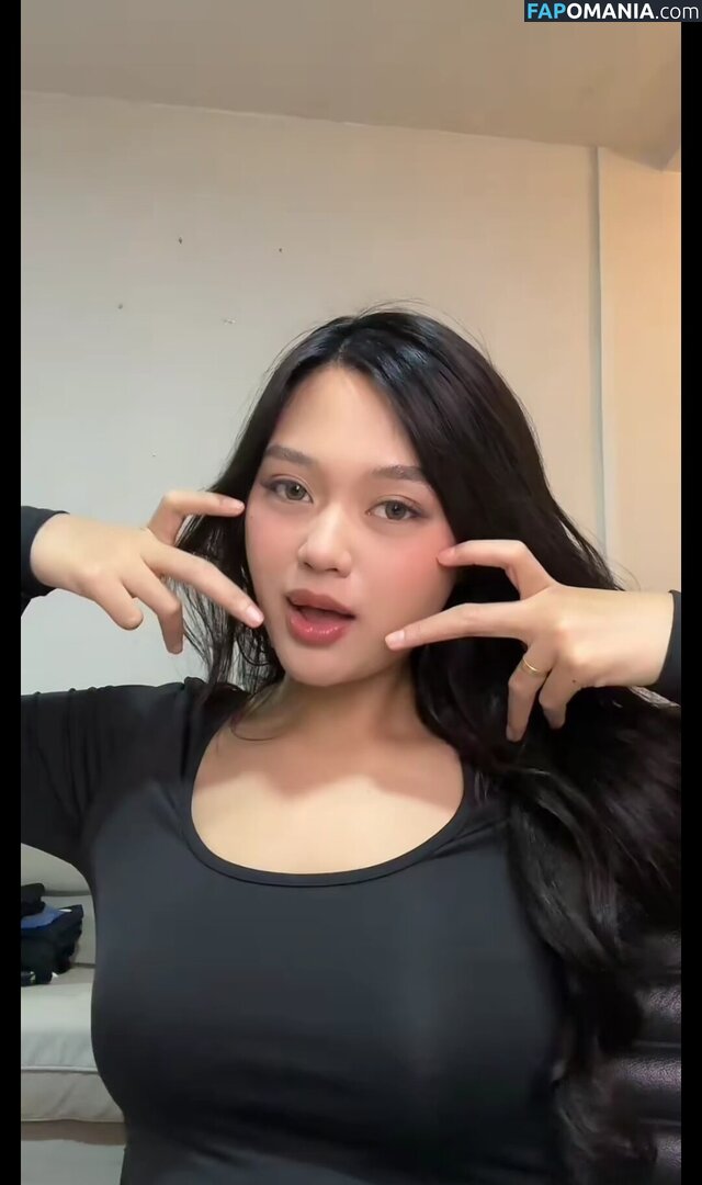 Ellesyanamira / PrincessEllesya Nago OnlyFans  Przeciekłe zdjęcie #6
