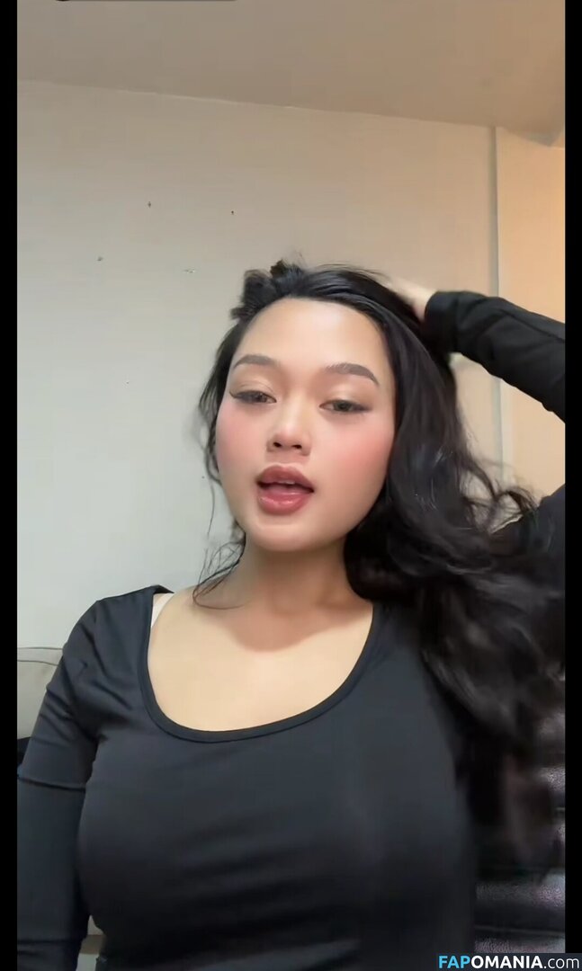 Ellesyanamira / PrincessEllesya Nago OnlyFans  Przeciekłe zdjęcie #7