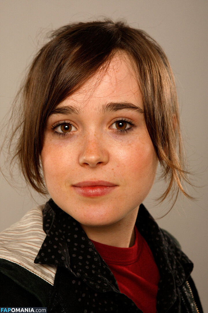 Elliot Page / elliotpage / formerly Ellen Page Nago OnlyFans  Przeciekłe zdjęcie #4
