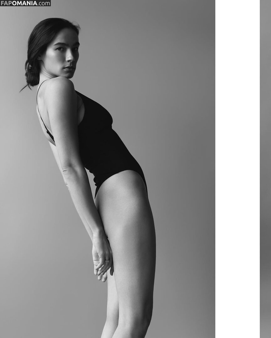 Elvina Garaeva / elyagara Nago OnlyFans  Przeciekłe zdjęcie #2