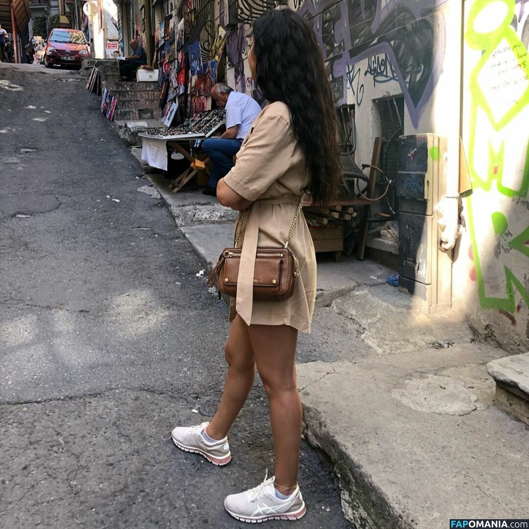 Elwa Saleh Nago OnlyFans  Przeciekłe zdjęcie #9