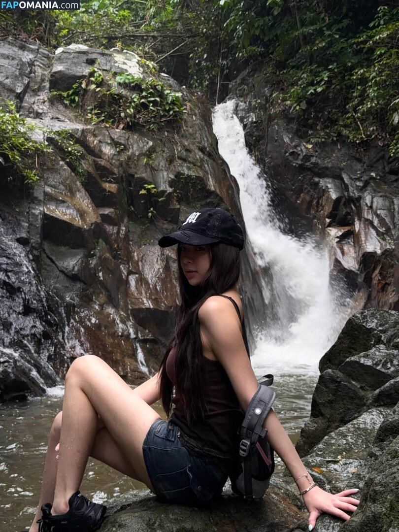 Elyn Leong / elynleonggg / https: Nago OnlyFans  Przeciekłe zdjęcie #3