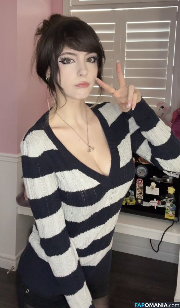 __emiki / em098 / emik28 / emiki / emiki28 / ilovekitties.28 Nago OnlyFans  Przeciekłe zdjęcie #3