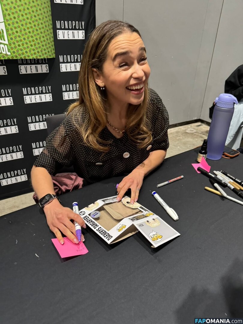 Emilia Clarke / clarkeyxo / emilia_clarke / emiliaclarke Nago OnlyFans  Przeciekłe zdjęcie #889