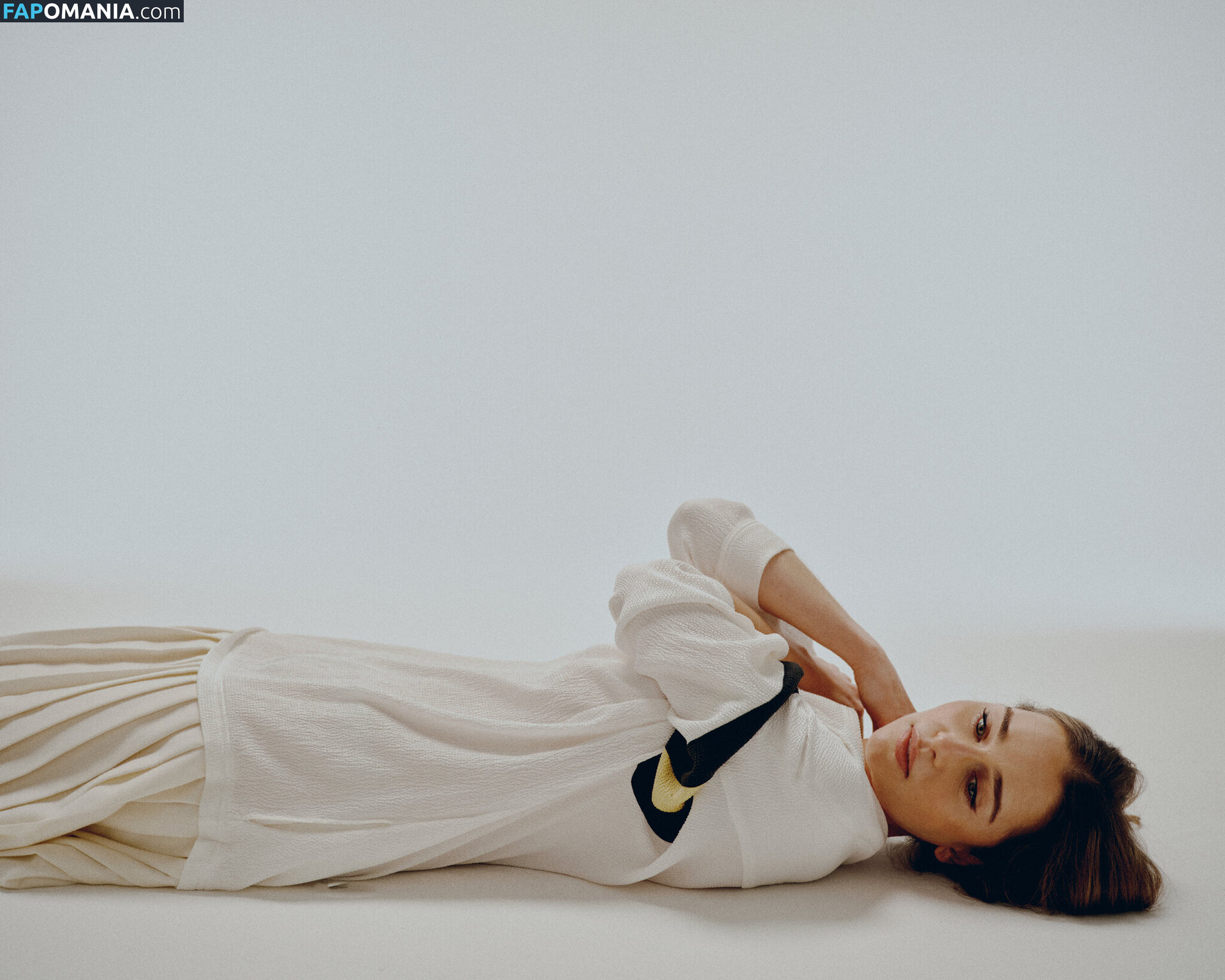 Emilia Clarke / clarkeyxo / emilia_clarke / emiliaclarke / emiliaclarkecentral / https: Nago OnlyFans  Przeciekłe zdjęcie #943