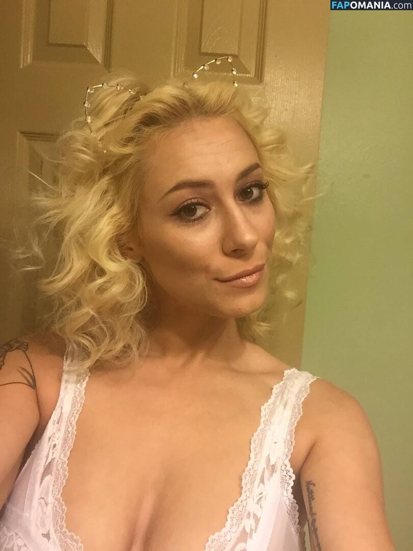 Emilia Moreland / Emily Moreland / Emmy Monroe / LadyLoveRival / LadyRival / LadyyRival / hypnotichealingby_emilia Nago OnlyFans  Przeciekłe zdjęcie #5