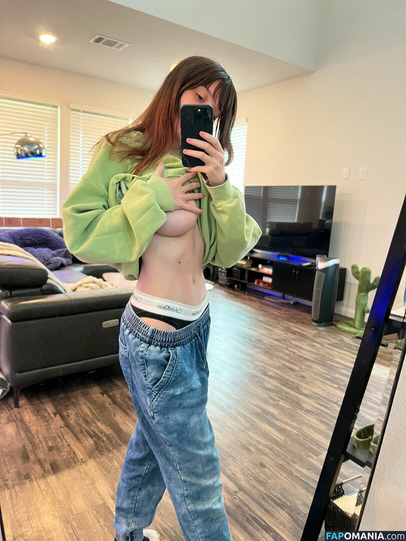 Emilia / Emmadorable / Emmia / emiliaaa Nago OnlyFans  Przeciekłe zdjęcie #1