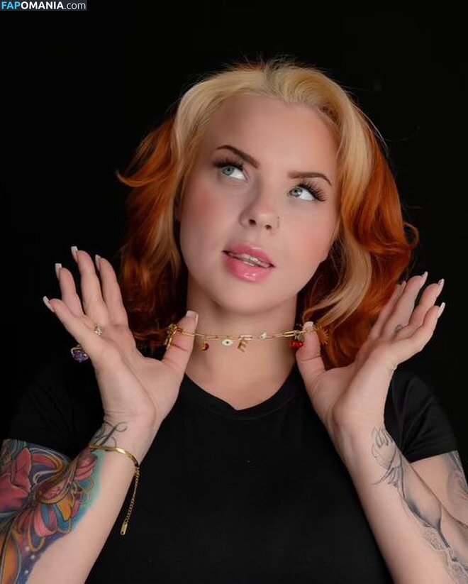 Emilie Brooklyn / emiliebrooklyn_ Nago OnlyFans  Przeciekłe zdjęcie #2