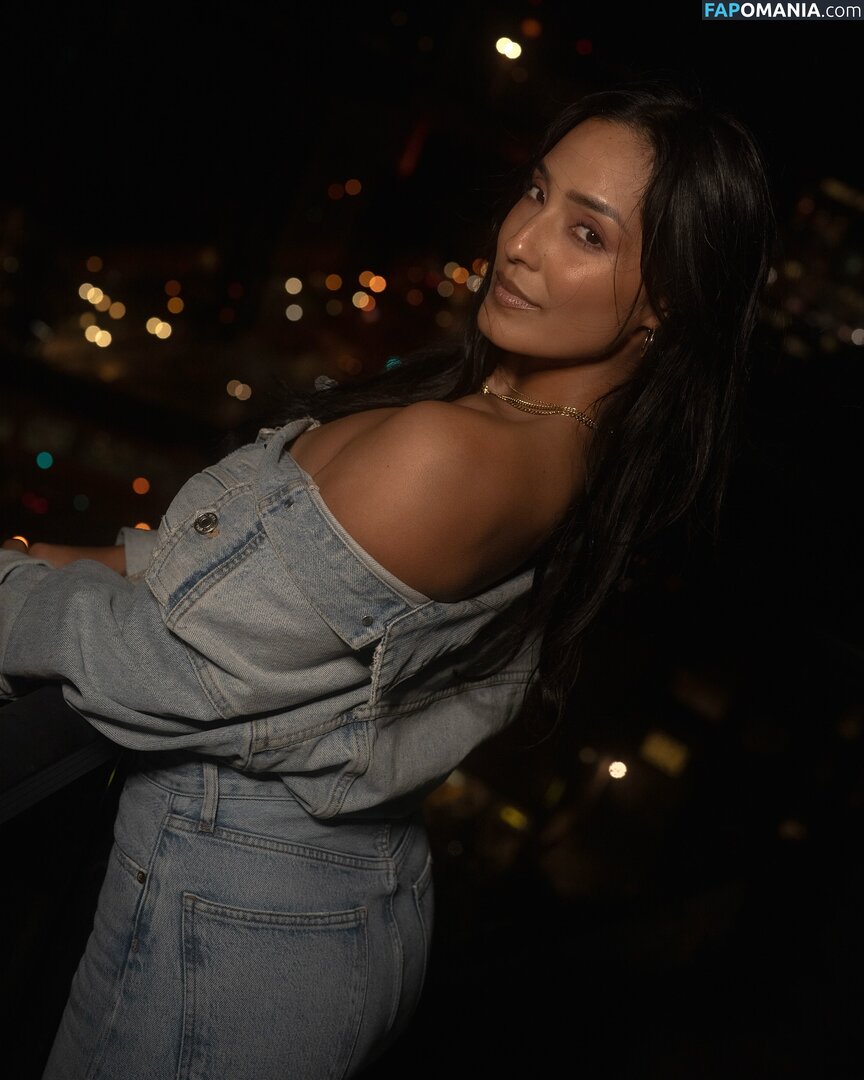 Emily Alabi / emilyalabi / https: Nago OnlyFans  Przeciekłe zdjęcie #15