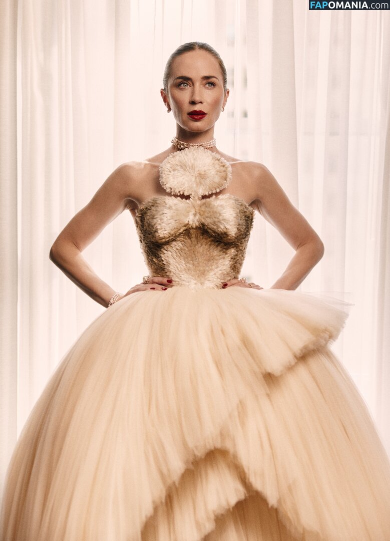 Emily Blunt / _emily_blunt_ / twogirlsoneblunt Nago OnlyFans  Przeciekłe zdjęcie #456