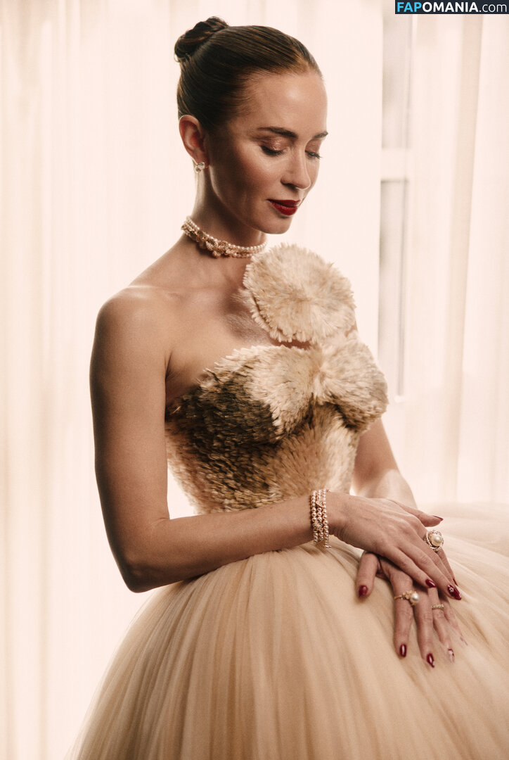Emily Blunt / _emily_blunt_ / twogirlsoneblunt Nago OnlyFans  Przeciekłe zdjęcie #459