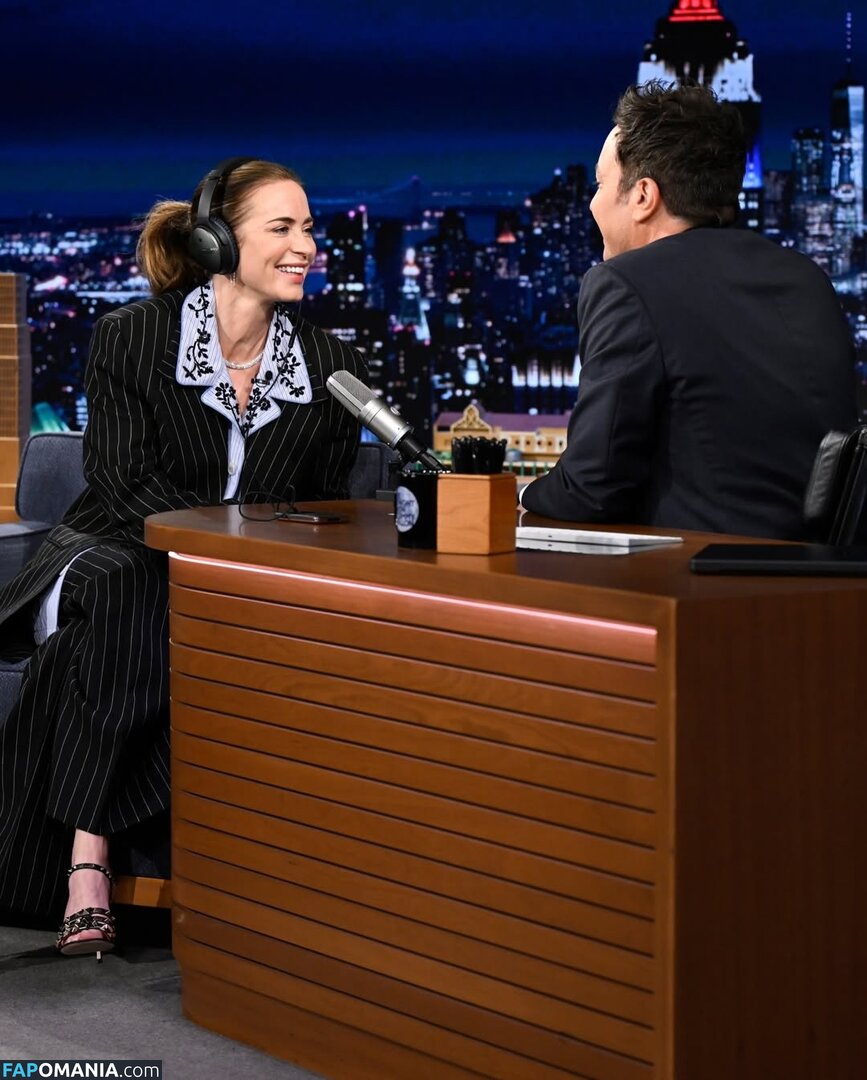 Emily Blunt / _emily_blunt_ / twogirlsoneblunt Nago OnlyFans  Przeciekłe zdjęcie #466