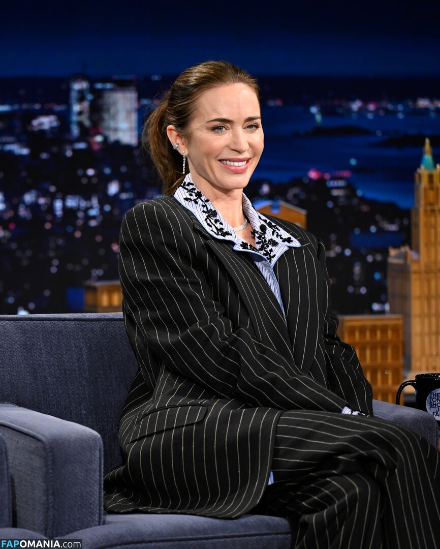 Emily Blunt / _emily_blunt_ / twogirlsoneblunt Nago OnlyFans  Przeciekłe zdjęcie #469