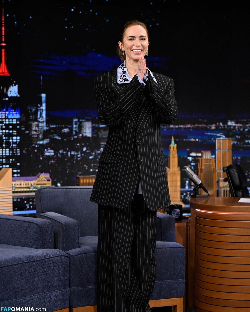 Emily Blunt / _emily_blunt_ / twogirlsoneblunt Nago OnlyFans  Przeciekłe zdjęcie #470