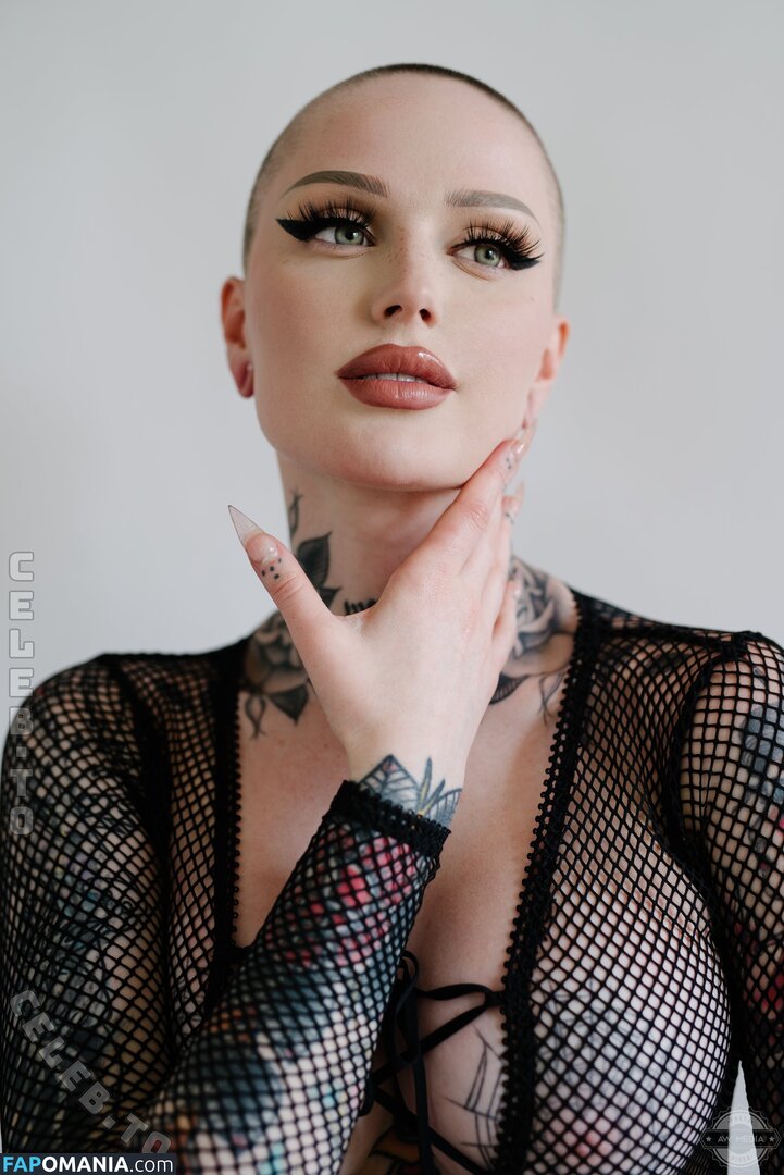 Emily Boring / embodoe / https: Nago OnlyFans  Przeciekłe zdjęcie #2
