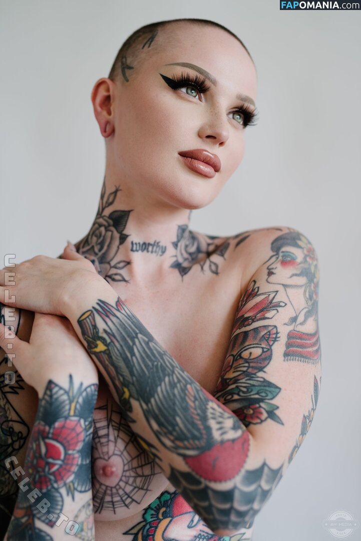 Emily Boring / embodoe / https: Nago OnlyFans  Przeciekłe zdjęcie #7