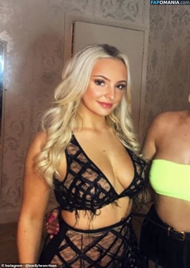 Emily Hewertson Nago OnlyFans  Przeciekłe zdjęcie #5