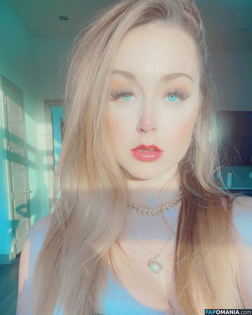 Emily James Nago OnlyFans  Przeciekłe zdjęcie #1
