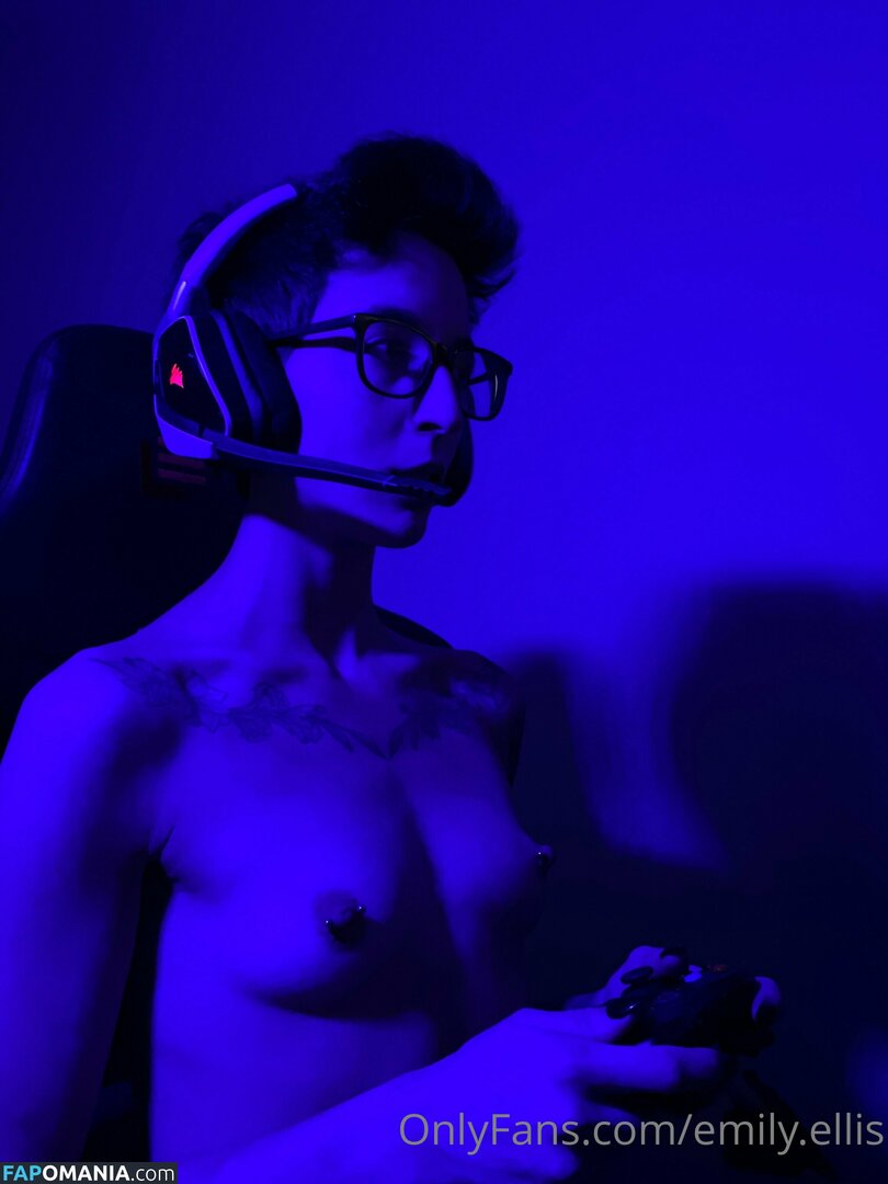 emily.kat / miliya18 Nago OnlyFans  Przeciekłe zdjęcie #27