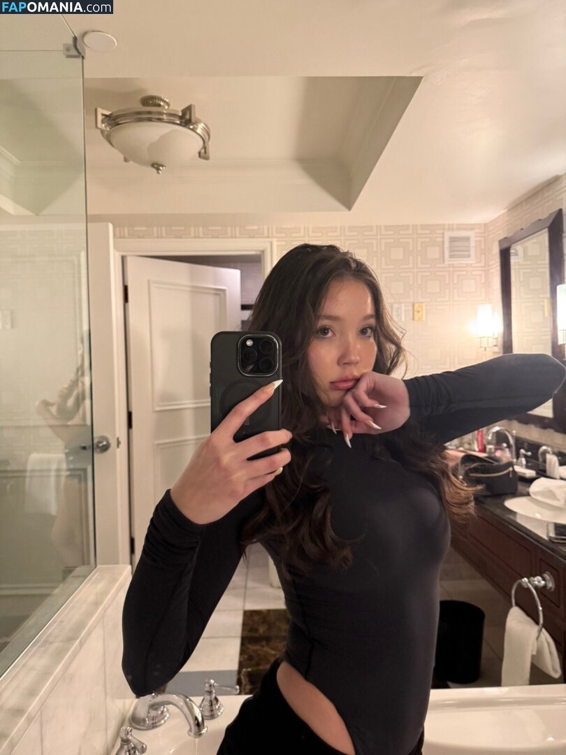 Emily Makis / emily.jm._ / emily.makis / yahhmean._ Nago OnlyFans  Przeciekłe zdjęcie #5