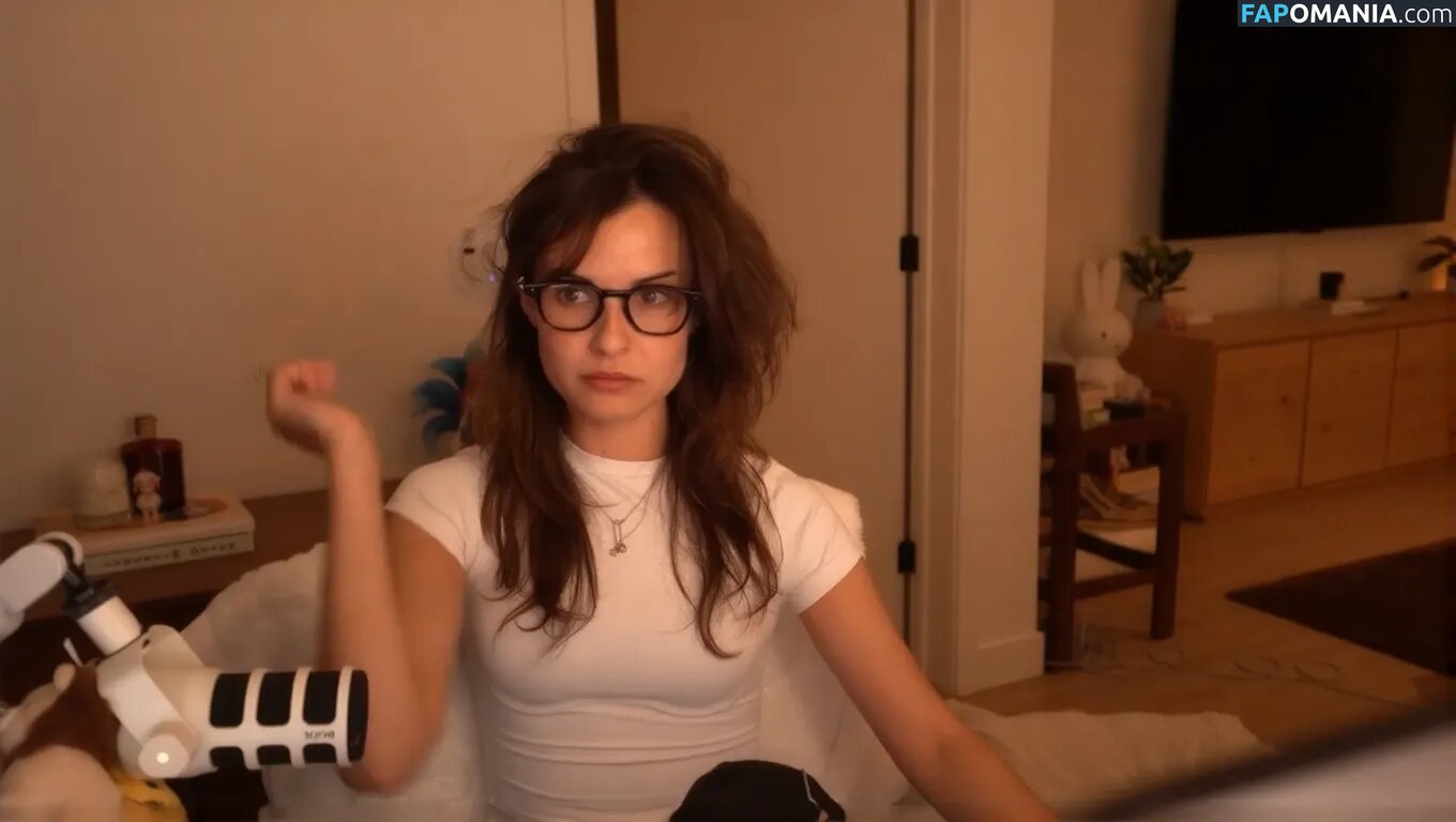 emilydaniellam / emilylynne / meilylol / valkyrae assistant Nago OnlyFans  Przeciekłe zdjęcie #3