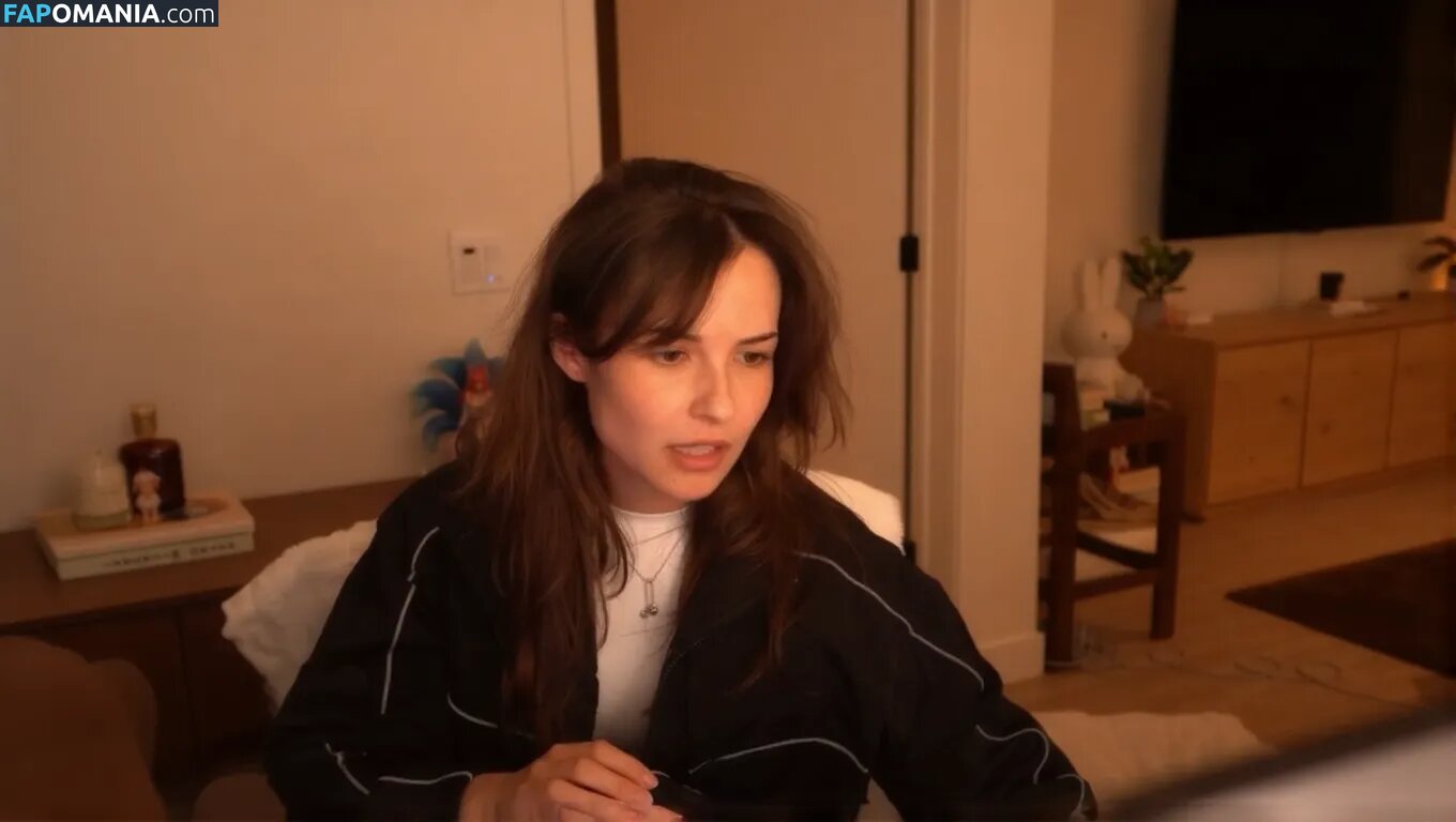 emilydaniellam / emilylynne / meilylol / valkyrae assistant Nago OnlyFans  Przeciekłe zdjęcie #6