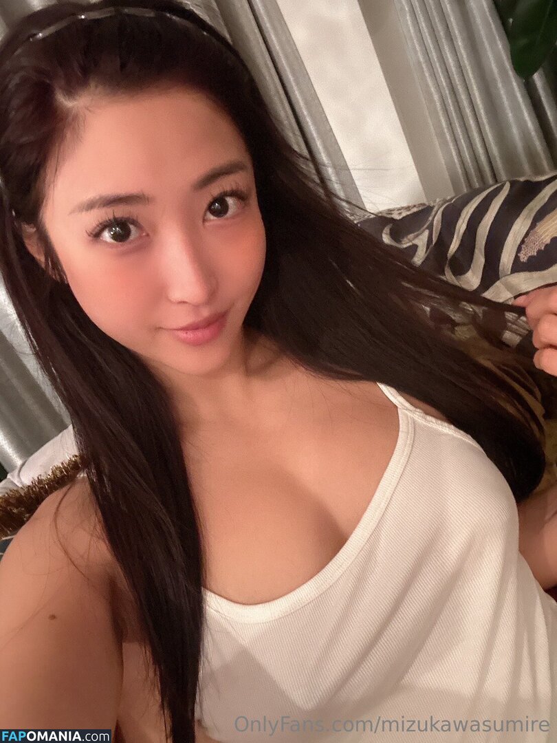 Emiri Momata / emirimomota / mizukawasumire Nago OnlyFans  Przeciekłe zdjęcie #20